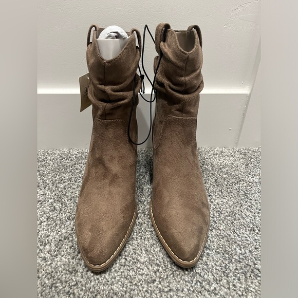 *NEW* a.n.a. Suede Boots - Picture 1 of 4